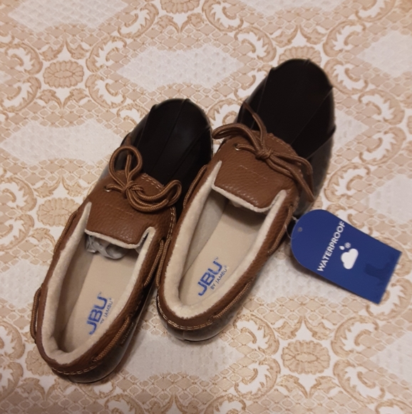 JBU Shoes - NIB JBU Waterproof Shoes 8M BROWN